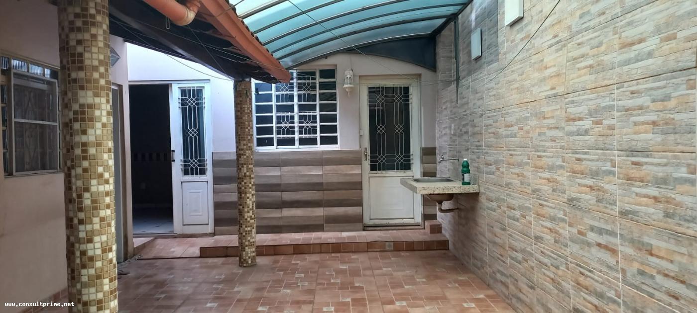 Casa à venda com 6 quartos, 240m² - Foto 17