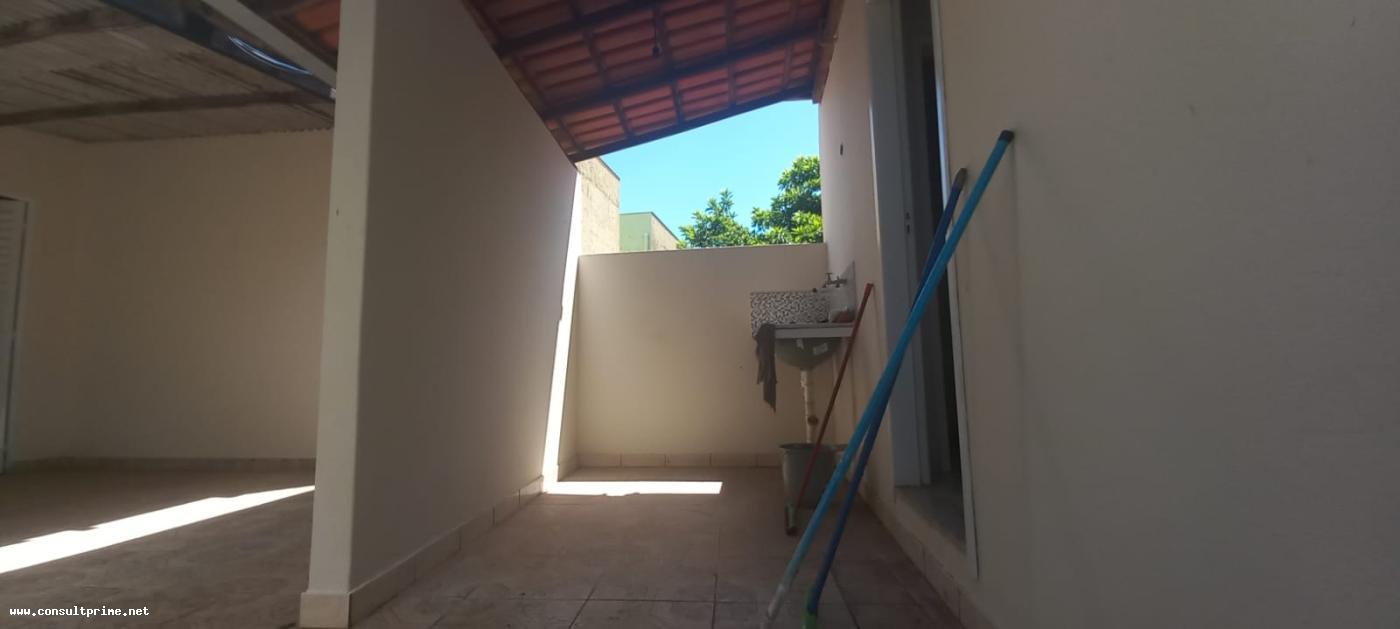 Casa à venda com 8 quartos, 250m² - Foto 9