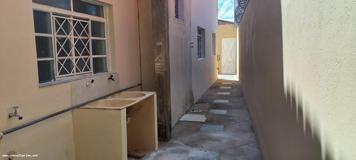 Casa à venda com 8 quartos, 250m² - Foto 10