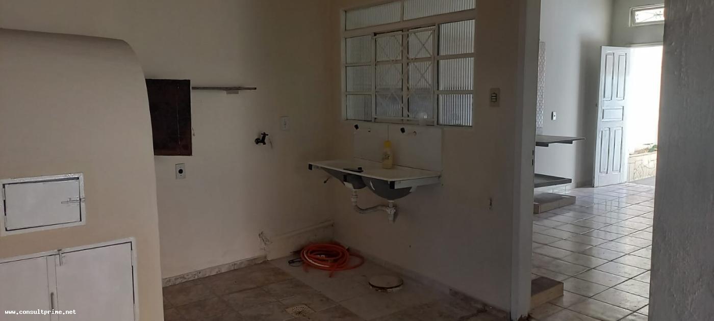 Casa à venda com 8 quartos, 250m² - Foto 31