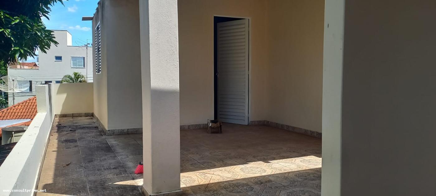 Casa à venda com 8 quartos, 250m² - Foto 40