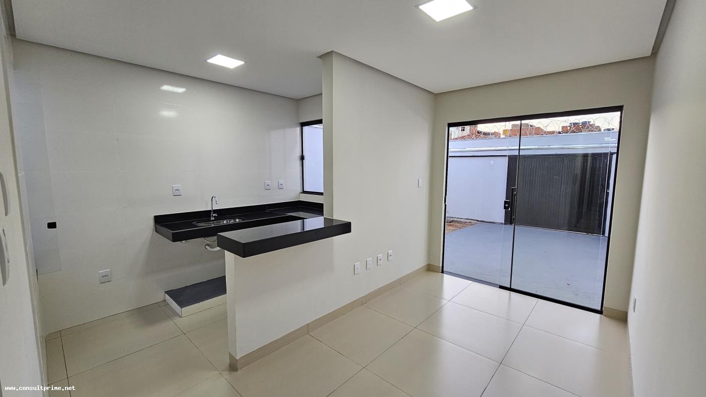 Casa à venda com 3 quartos, 100m² - Foto 4